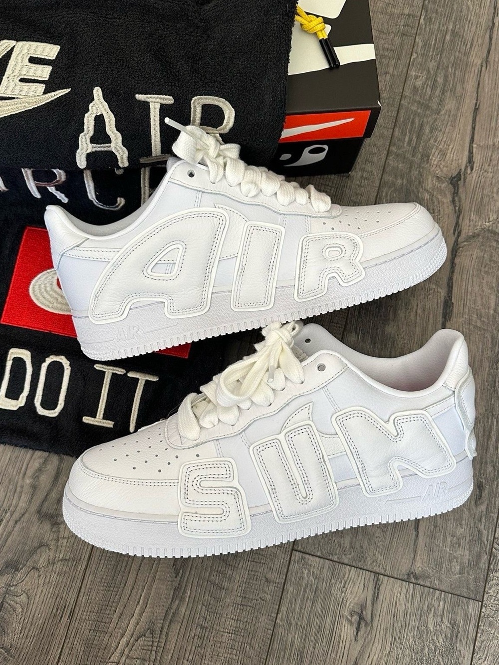 Nike White Men’s Low-Top 'AIR' Panel Sneakers